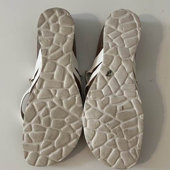 Sandals - Picture 3 of 5